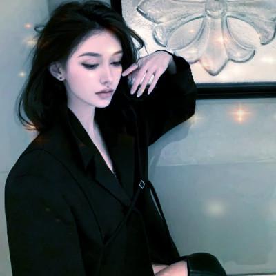 梦幻星空的女生头像 高清超好看的星空头像女生图片