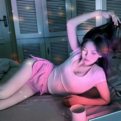 梦幻星空的女生头像 高清超好看的星空头像女生图片