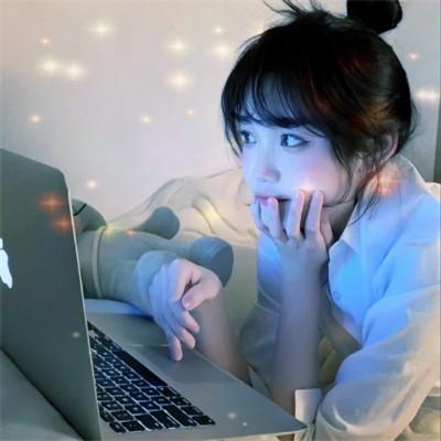 梦幻星空的女生头像 高清超好看的星空头像女生图片
