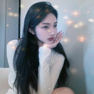 梦幻星空的女生头像 高清超好看的星空头像女生图片