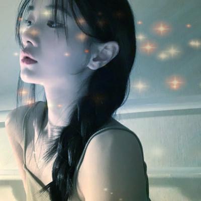 梦幻星空的女生头像 高清超好看的星空头像女生图片