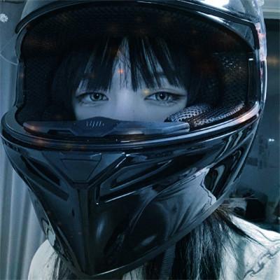 梦幻星空的女生头像 高清超好看的星空头像女生图片