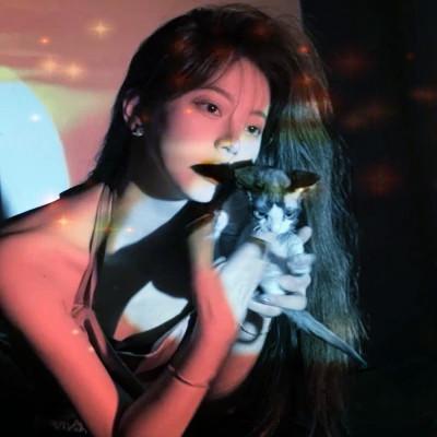 梦幻星空的女生头像 高清超好看的星空头像女生图片