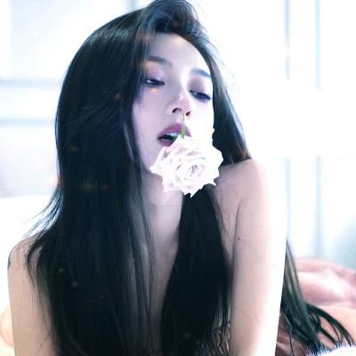 梦幻星空的女生头像 高清超好看的星空头像女生图片