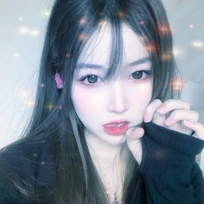 梦幻星空的女生头像 高清超好看的星空头像女生图片