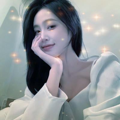 梦幻星空的女生头像 高清超好看的星空头像女生图片