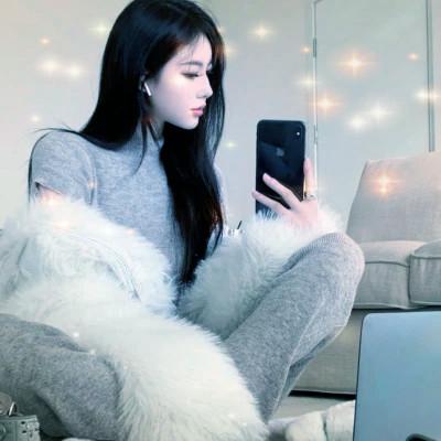 梦幻星空的女生头像 高清超好看的星空头像女生图片