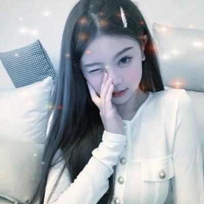 梦幻星空的女生头像 高清超好看的星空头像女生图片