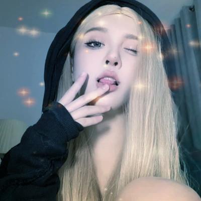 梦幻星空的女生头像 高清超好看的星空头像女生图片
