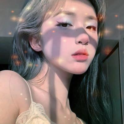 梦幻星空的女生头像 高清超好看的星空头像女生图片