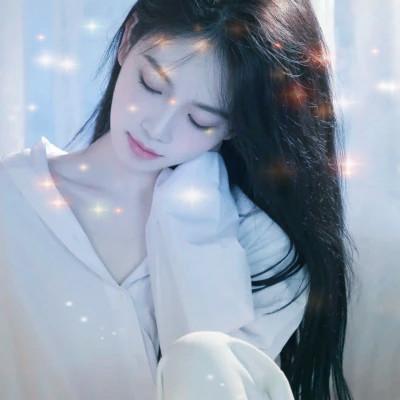 梦幻星空的女生头像 高清超好看的星空头像女生图片
