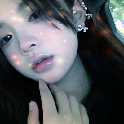 梦幻星空的女生头像 高清超好看的星空头像女生图片