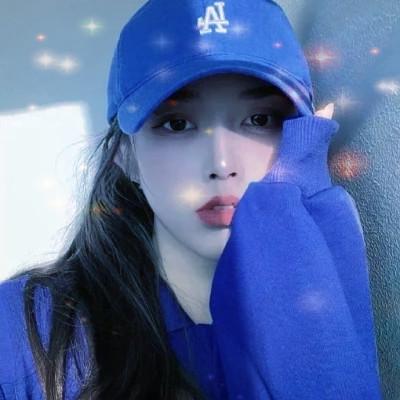 梦幻星空的女生头像 高清超好看的星空头像女生图片