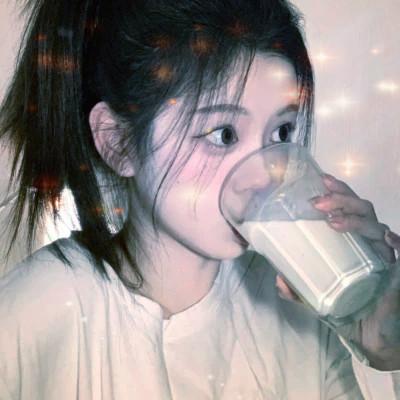 梦幻星空的女生头像 高清超好看的星空头像女生图片