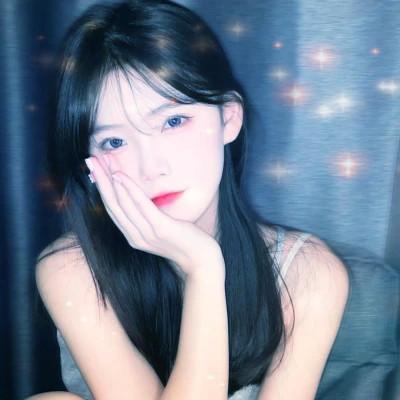 梦幻星空的女生头像 高清超好看的星空头像女生图片