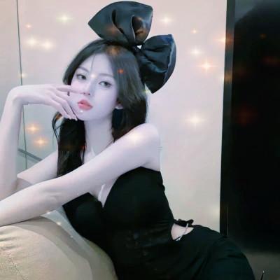 梦幻星空的女生头像 高清超好看的星空头像女生图片