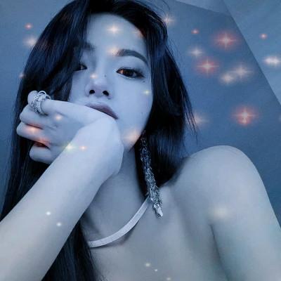 梦幻星空的女生头像 高清超好看的星空头像女生图片