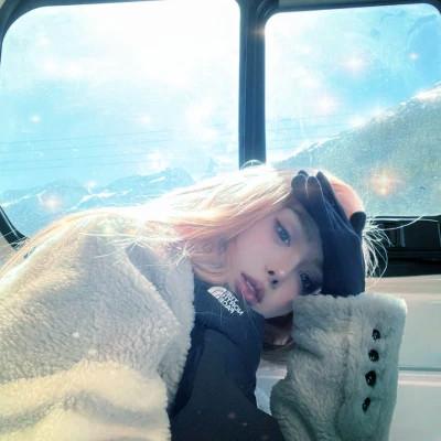 梦幻星空的女生头像 高清超好看的星空头像女生图片