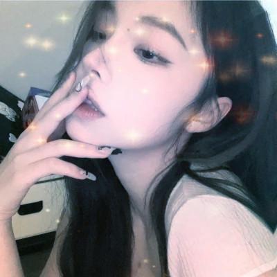 梦幻星空的女生头像 高清超好看的星空头像女生图片