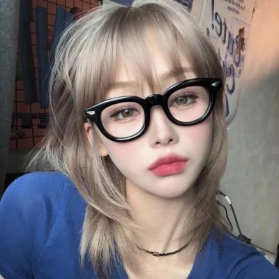 18岁女生温柔头像图片40张