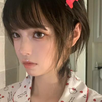 qq女头像ins高级质感22张