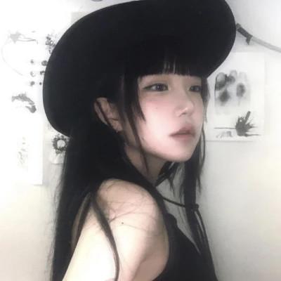 qq女头像ins高级质感22张