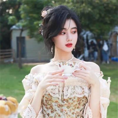 很哇塞的女孩头像 高清唯美可以做一个哇塞女孩头像