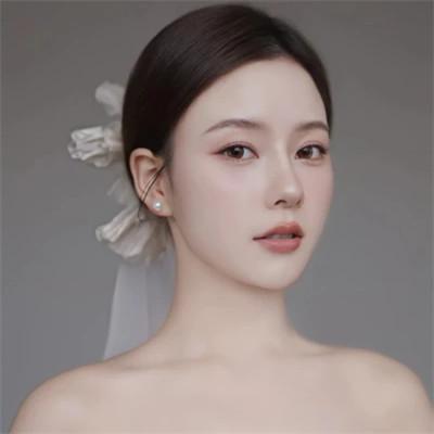优质冷艳女头像图片好看32张
