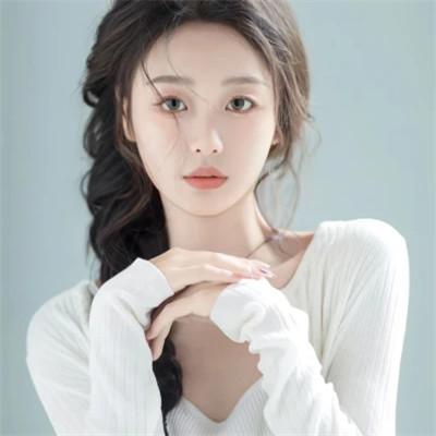 优质冷艳女头像图片好看32张