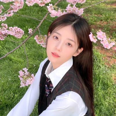 温柔甜美女生头像高级小众图片