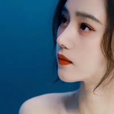 超好看的高冷头像女干净利落34张