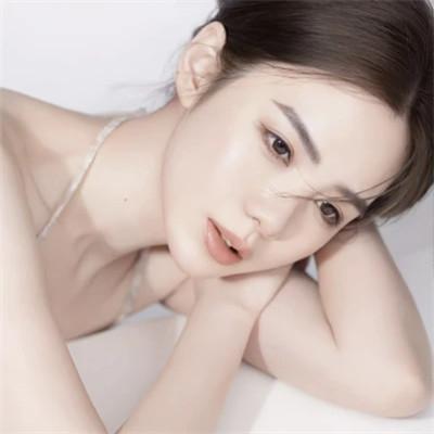 超好看的高冷头像女干净利落34张