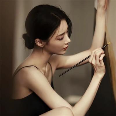 超好看的高冷头像女干净利落34张