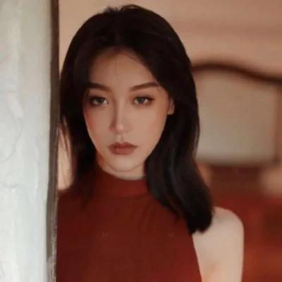 超好看的高冷头像女干净利落34张