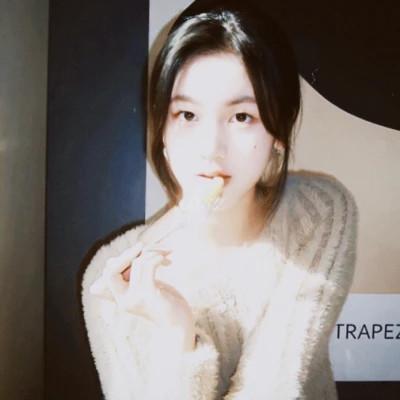 胶片类型女生头像图片精选32张