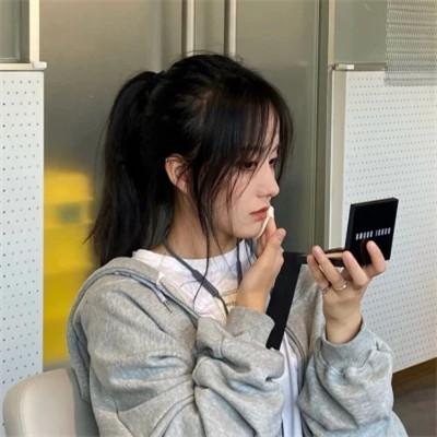 日常头像微信女生真人32张