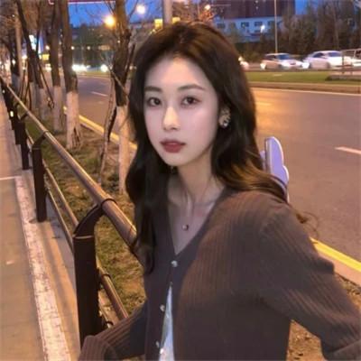 日常头像微信女生真人32张