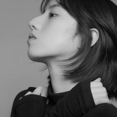 91张黑白冷淡风女生头像