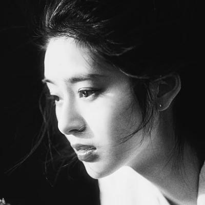 91张黑白冷淡风女生头像