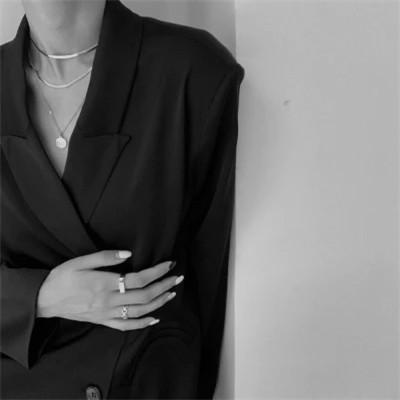 91张黑白冷淡风女生头像