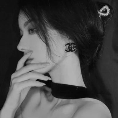91张黑白冷淡风女生头像