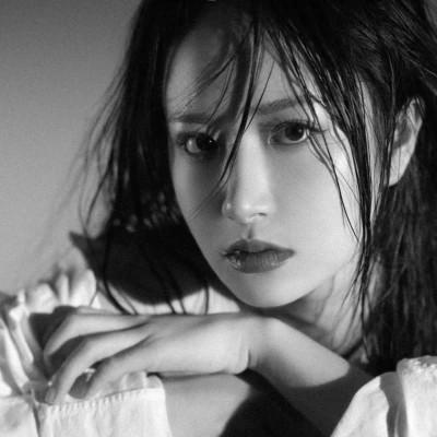 91张黑白冷淡风女生头像