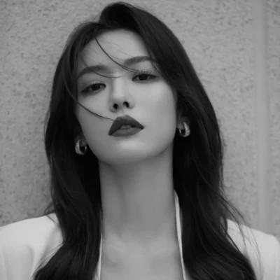 女士高冷黑白头像图片高清112张