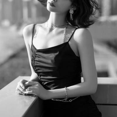 91张黑白冷淡风女生头像