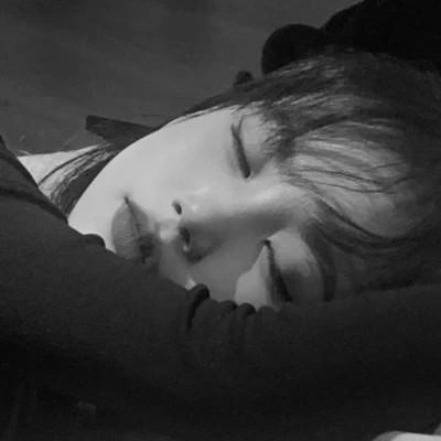 女士高冷黑白头像图片高清112张