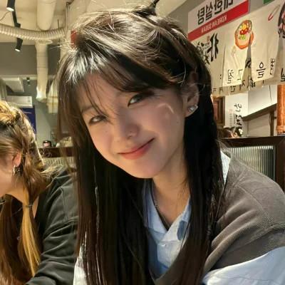 头像图片大全2023女生真人
