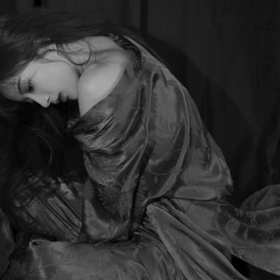 91张黑白冷淡风女生头像