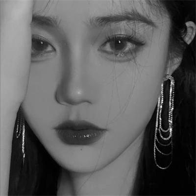 91张黑白冷淡风女生头像