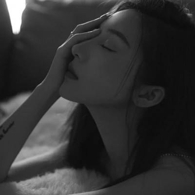 91张黑白冷淡风女生头像