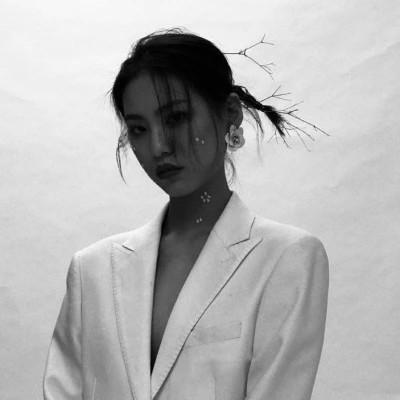 91张黑白冷淡风女生头像